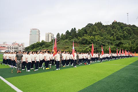 青春，从“立正”开始生长 ｜长沙市立信中学初2026级新生入学教育